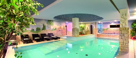 2 indoor pools, outdoor pool