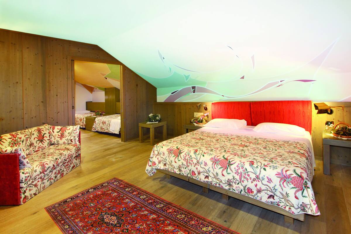 Classic Triple Room | Minibar, in-room safe, WiFi (free)
