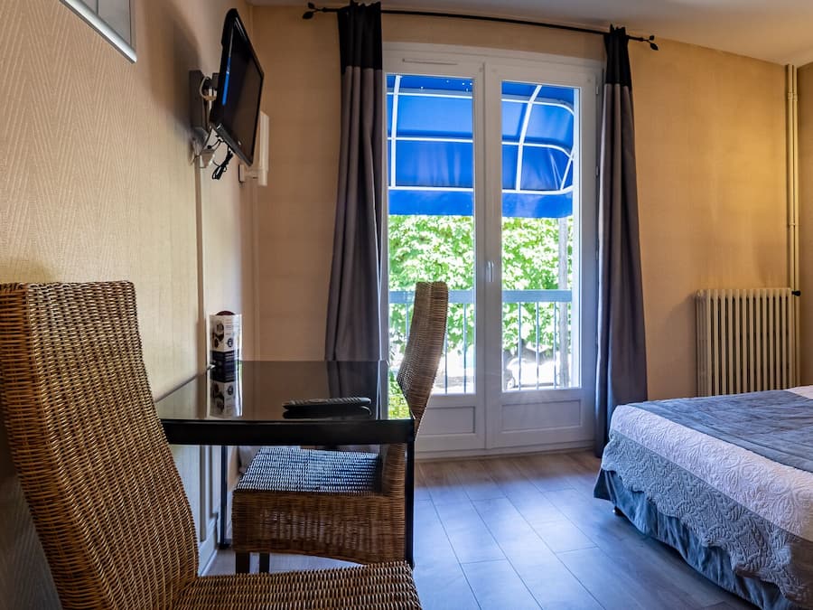 Chambre standard côté rue. | Colchones Select Comfort, decoración individual, mobiliario individual