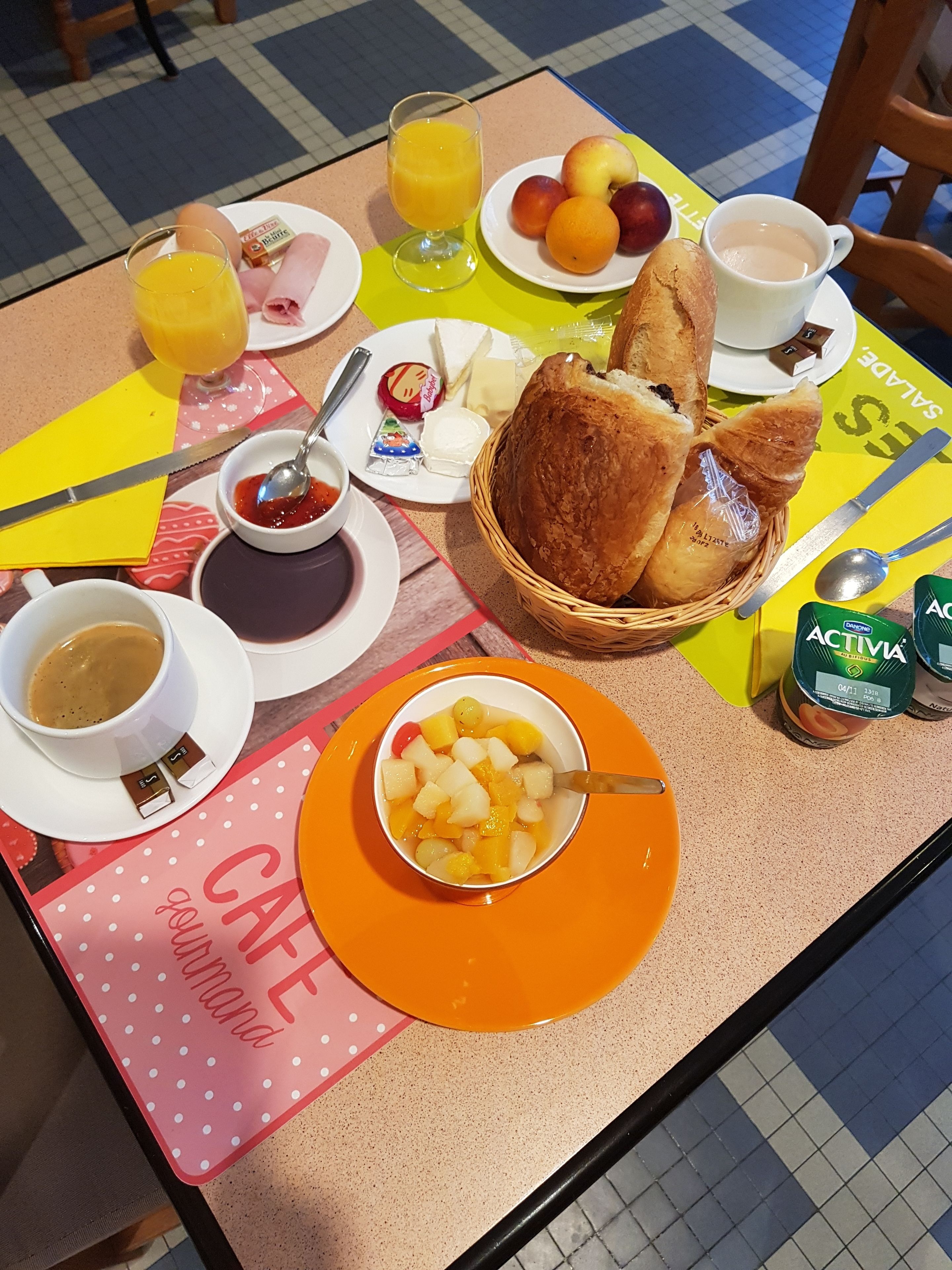 Café da manhã (EUR 9 por pessoa)