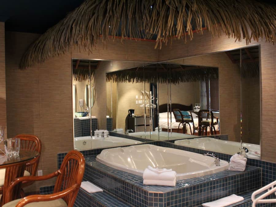 Suite, 1 King Bed | Deep soaking bathtub