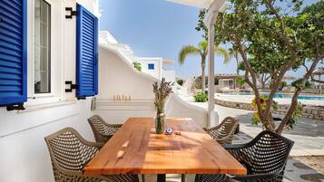 Family Apartment, Partial Sea View | Lanai