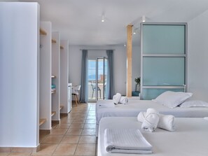 Superior-Dreibettzimmer, eingeschränkter Meerblick