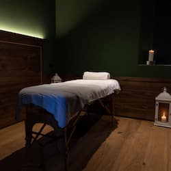 Couples treatment room(s), sauna, hot tub, body treatments, body wraps