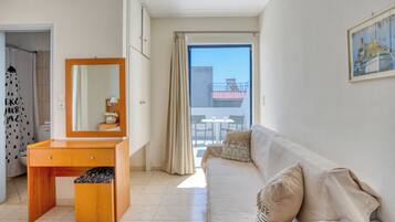Estudio, vista al mar (for 3) | Cunas y wifi gratis