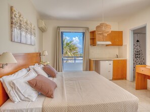 Studio, Sea View (for 3) | Cribs/infant beds, free WiFi
