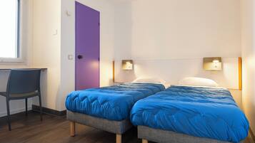 Bureau, rideaux occultants, Wi-Fi gratuit, draps fournis