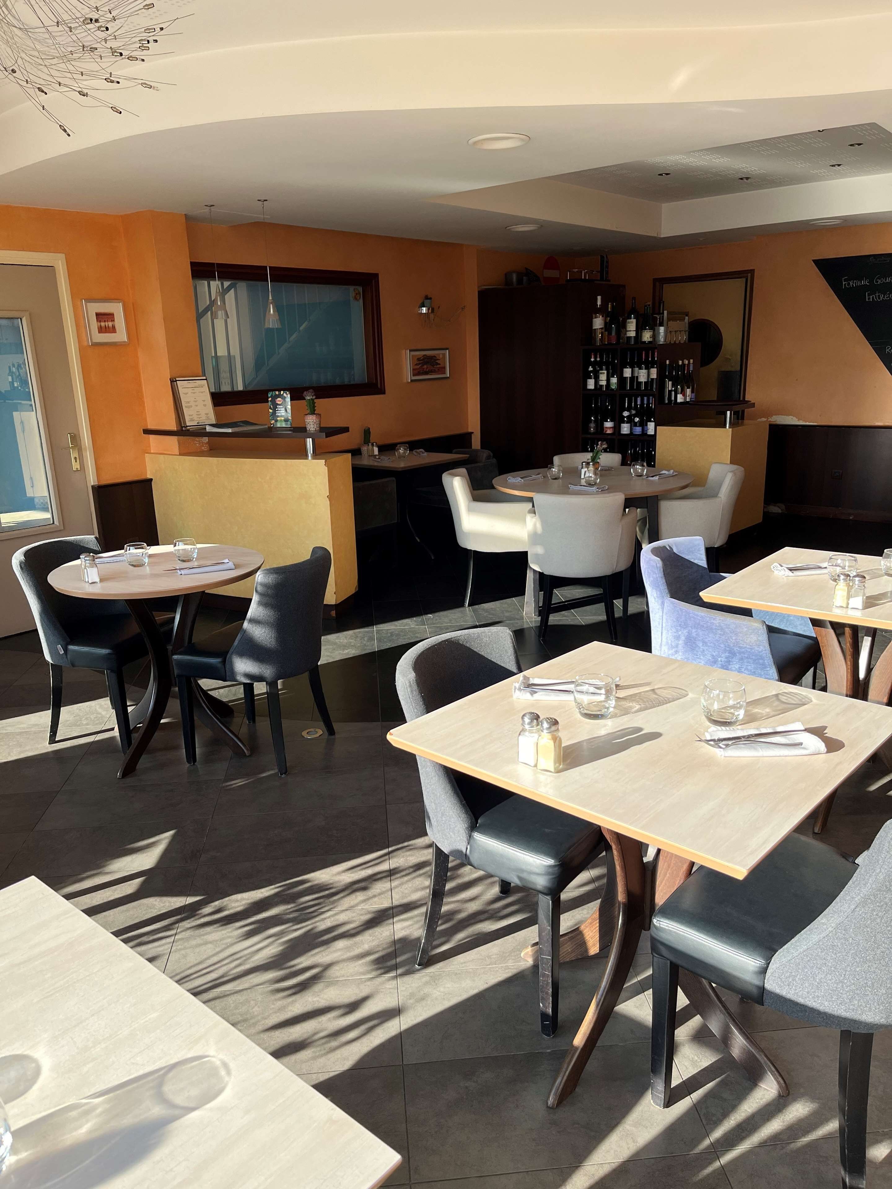 lunch and dinner served