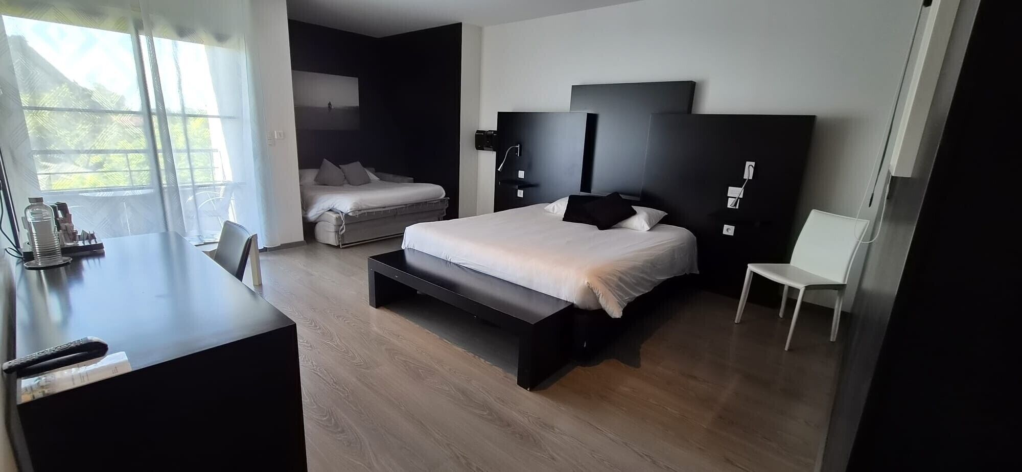 Chambre Familiale, 1 très grand lit, non-fumeurs (with Sofabed) | Bureau, chambres insonorisées, Wi-Fi gratuit, draps fournis