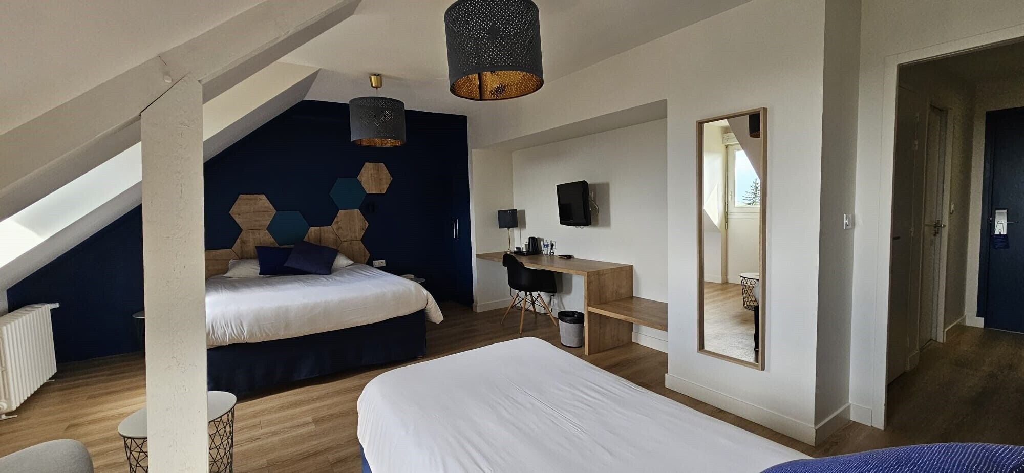 Family Room, Multiple Beds, Non Smoking (Shower Only)