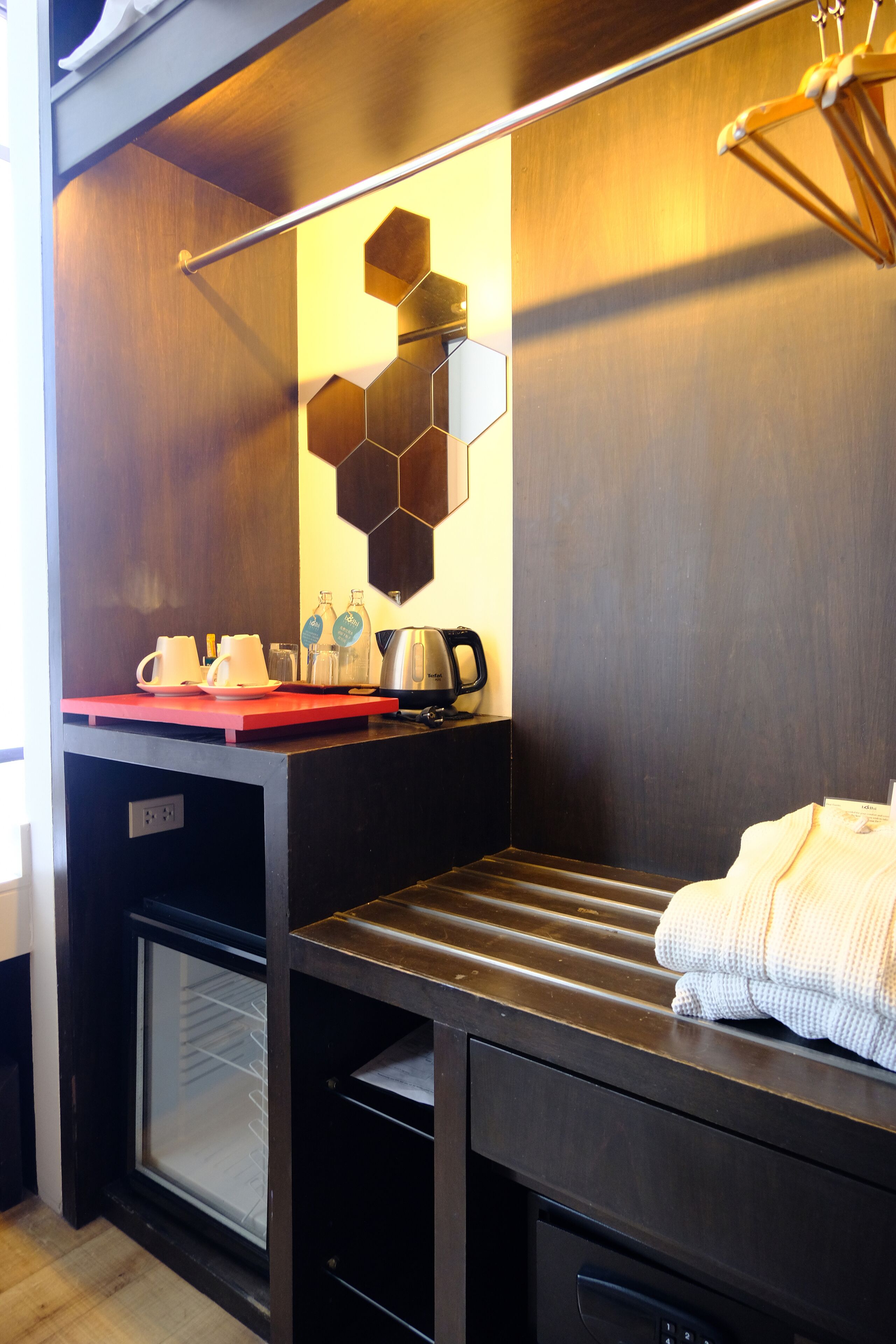 superior room, 1 double or 2 single beds | bathroom | free toiletries, hair dryer, towels