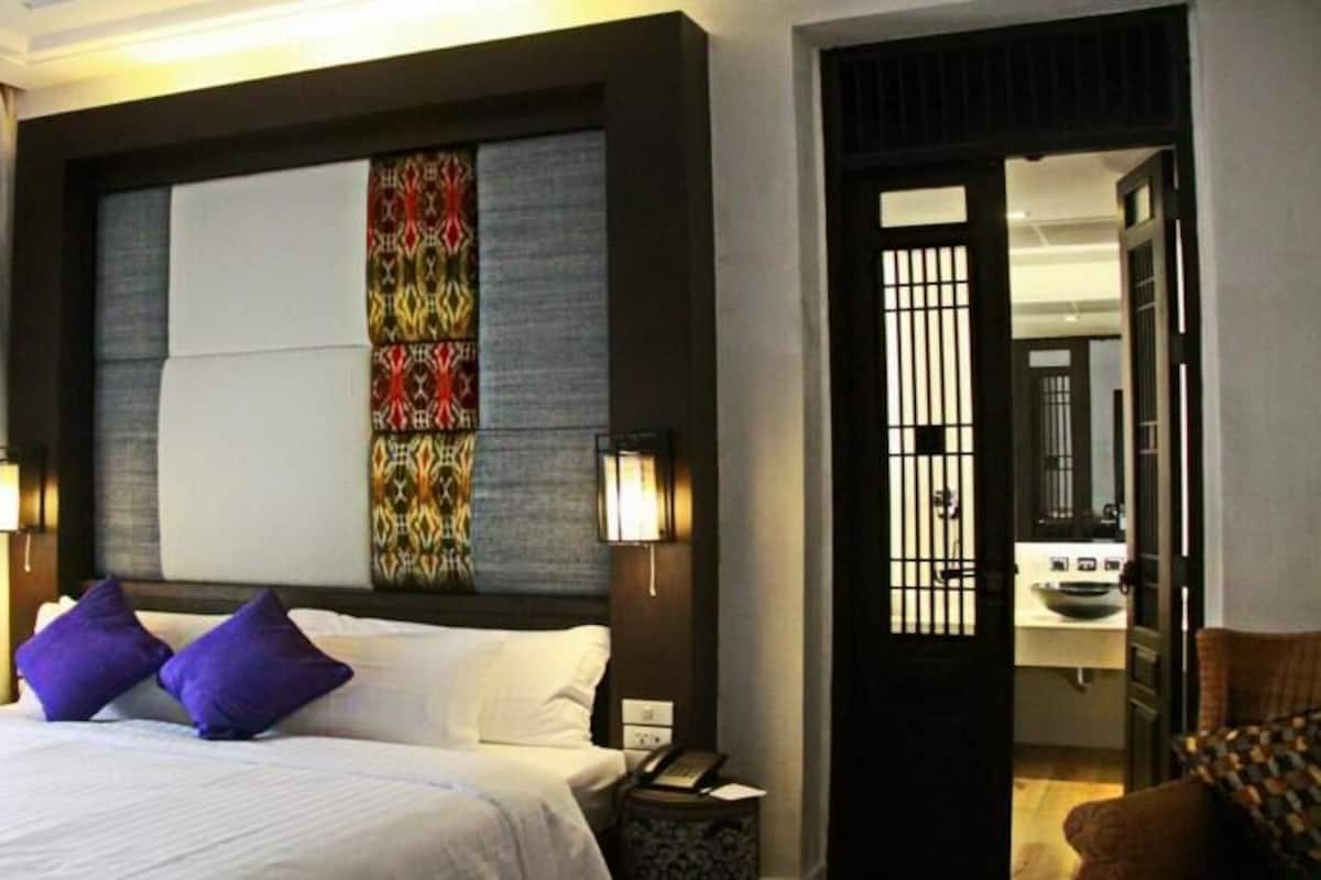 Minibar, in-room safe, desk, soundproofing