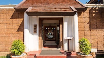 Entrada al alojamiento