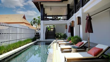 2 piscinas al aire libre