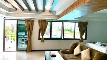 Family Room | Living area | TV