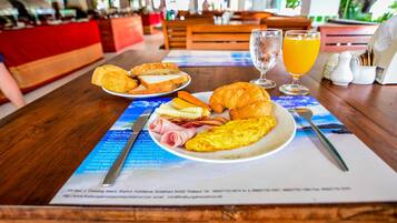 Colazione a buffet a pagamento, servita tutte le mattine
