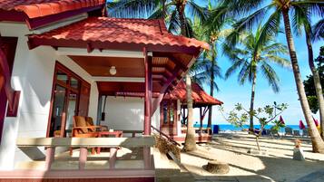 Bungalow, Beachside | Terrace/patio