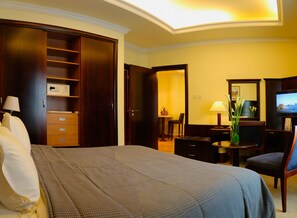 Suite Eksekutif | Seprai katun Mesir, seprai premium, minibar, dan brankas