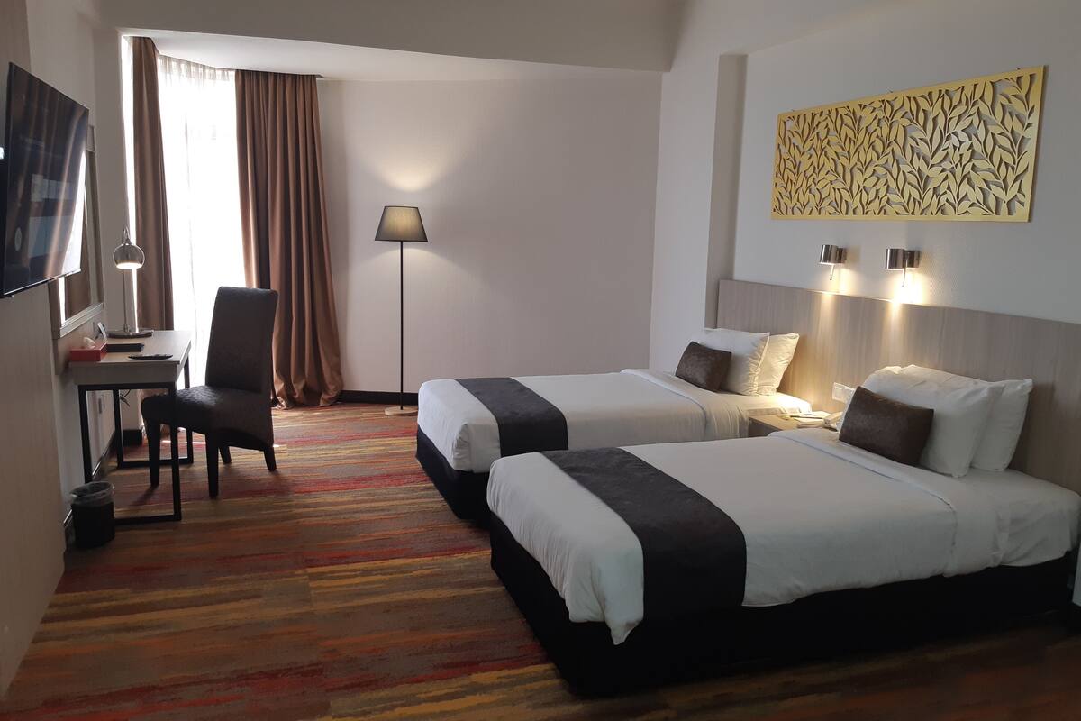 premium twin room | desk, laptop workspace, soundproofing, iron/ironing board