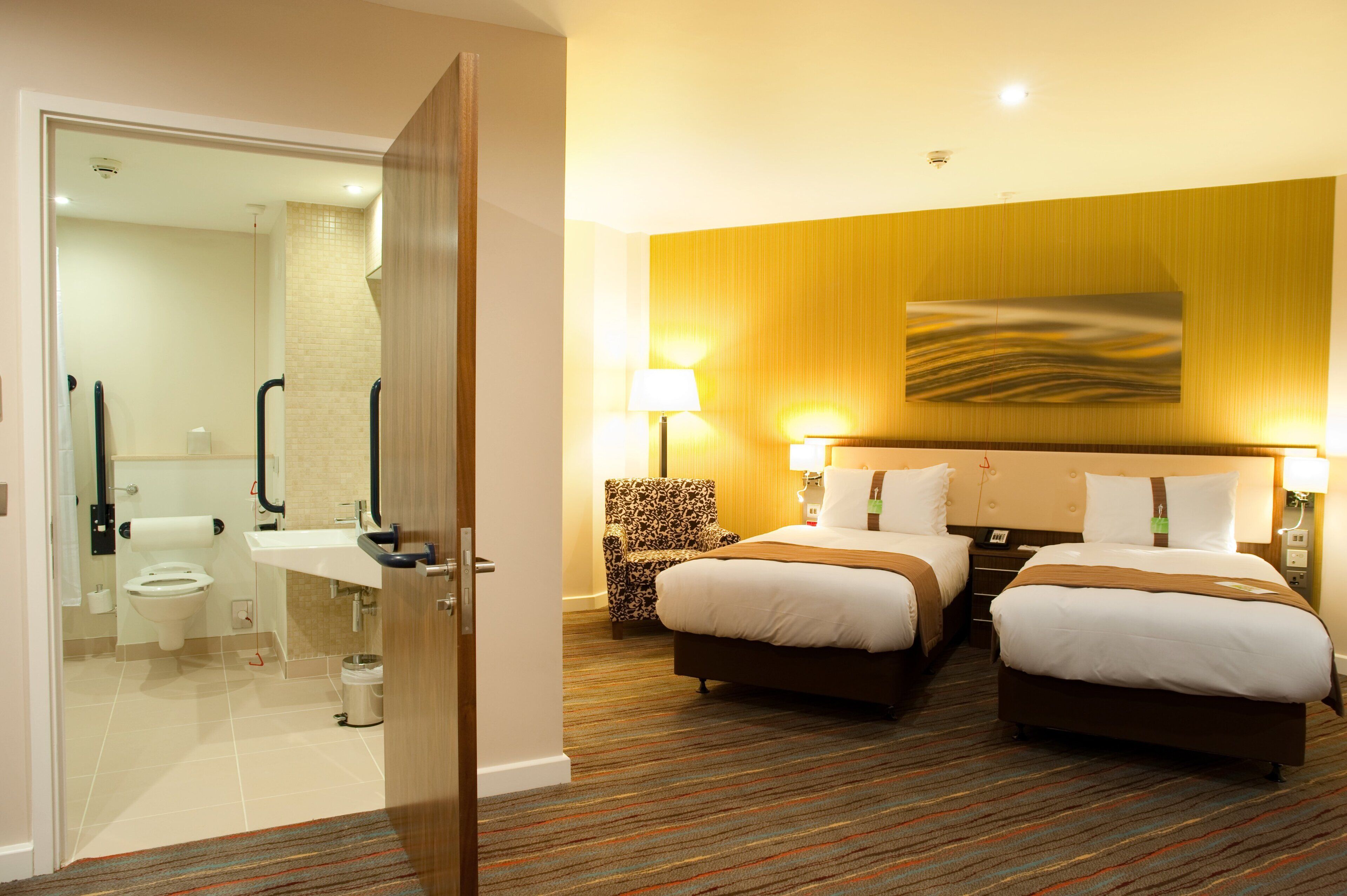 in-room safe, desk, laptop workspace, blackout curtains