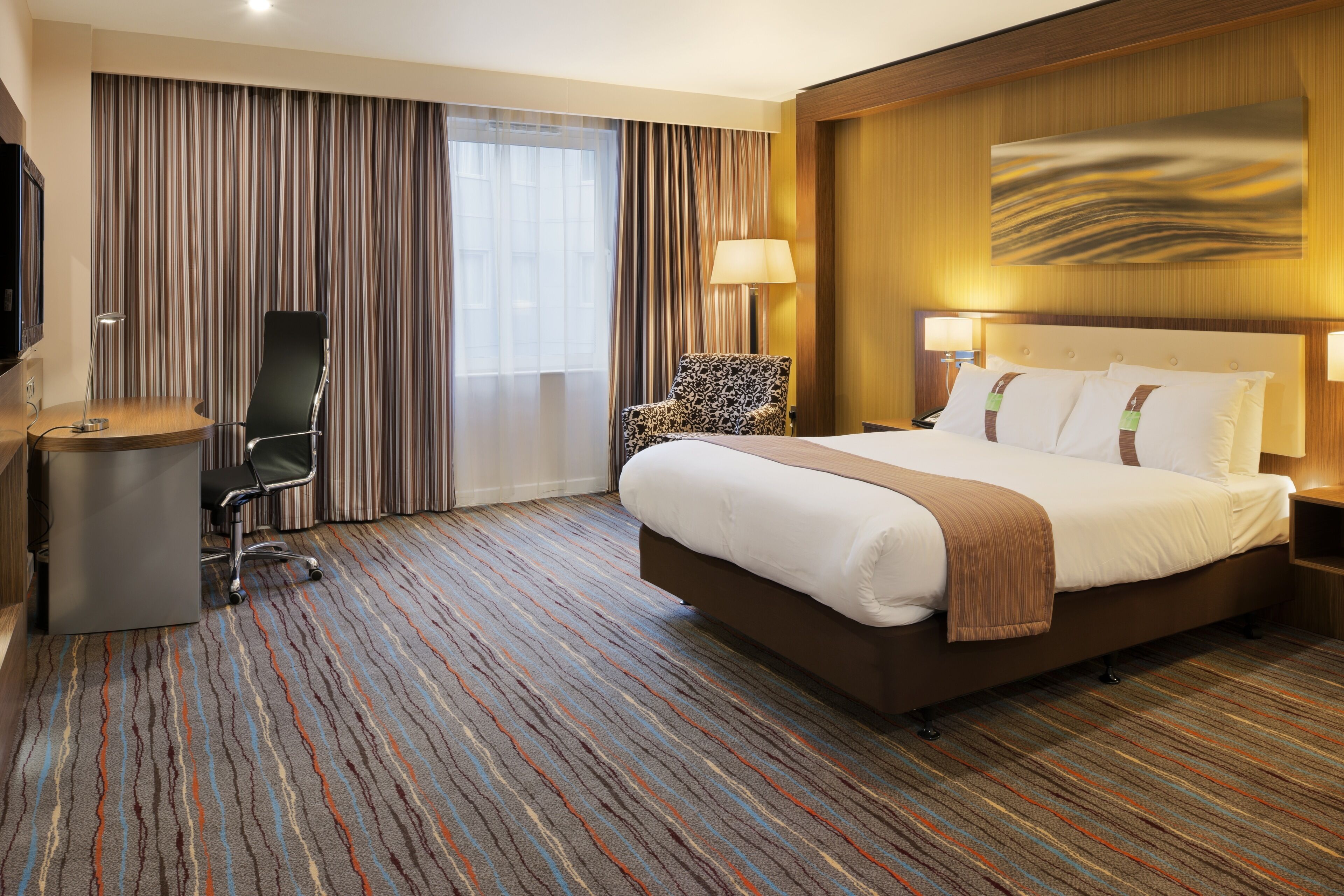 in-room safe, desk, laptop workspace, blackout curtains