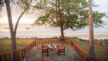 Scuba diving, water skiing, windsurfing, beach volleyball