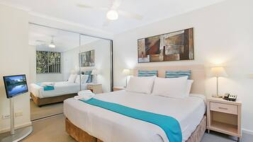 Premium bedding, soundproofing, iron/ironing board, free WiFi
