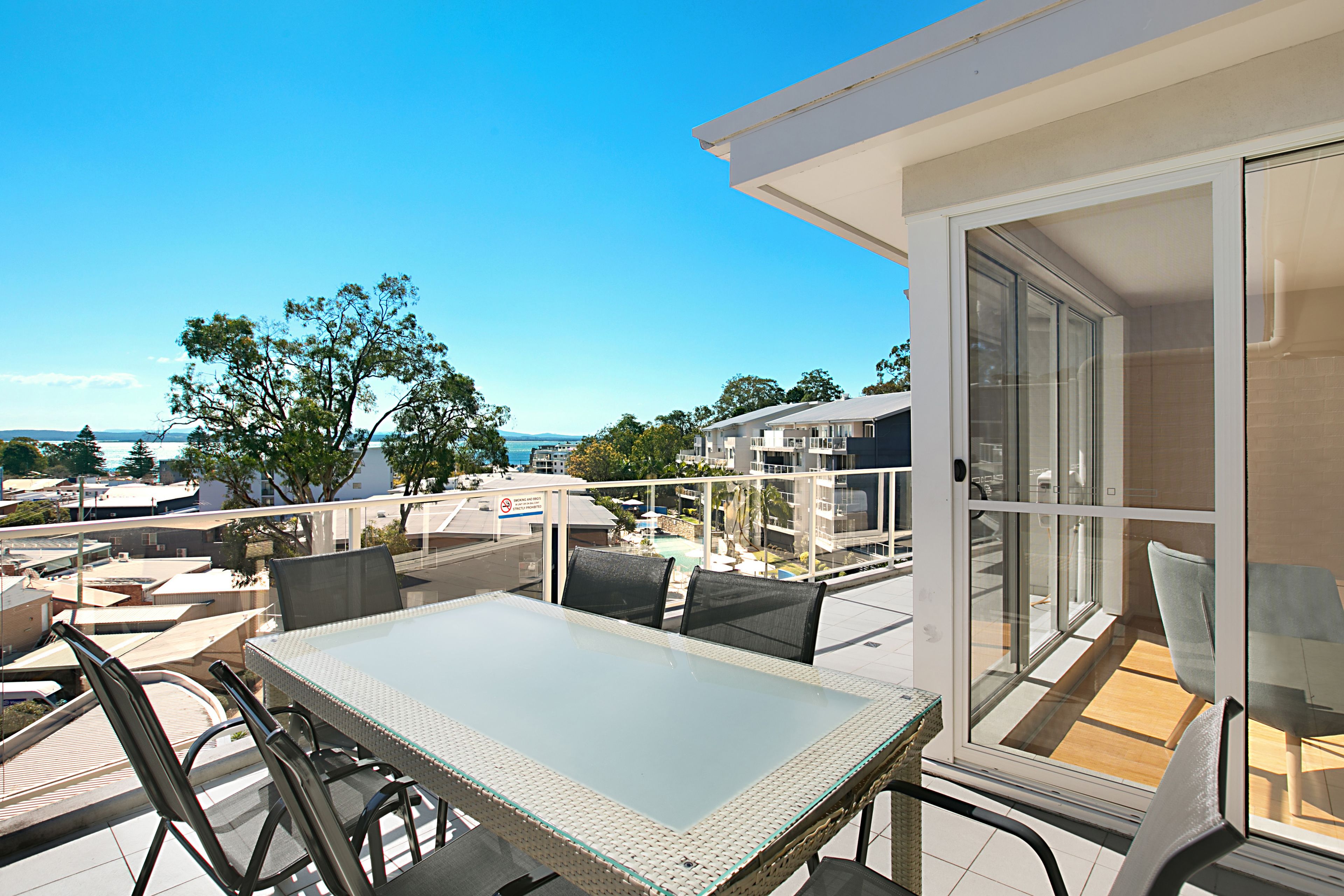 3 Bedroom 2 Bathroom Water Aspect Penthouse | Balcony