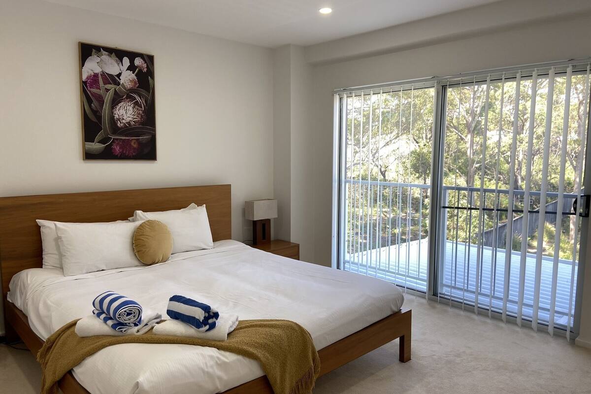 3 Bedroom 2 Bathroom 2 Level Water Aspect Penthouse | 高档床上用品、隔音、熨斗/熨衣板、免费 WiFi