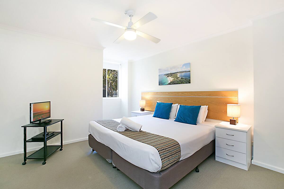 2 Bedroom 2 Bathroom Pool View Apartment | 高档床上用品、隔音、熨斗/熨衣板、免费 WiFi