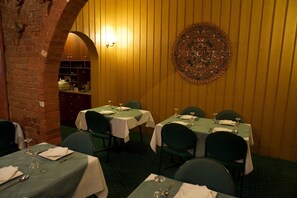 Food and drink - Forest Lodge Motor Inn & Restaurant (Dubbo)