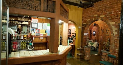 Forest Lodge Motor Inn & Restaurant
