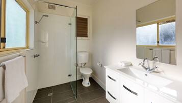 Shower, free toiletries, hair dryer, towels