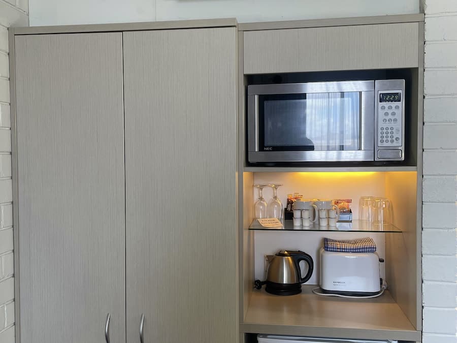 Chambre Standard, non-fumeur (Queen bed room for couple) | Coin séjour