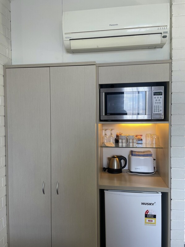 Standardzimmer, Nichtraucher (Queen bed room for couple) | Wohnbereich