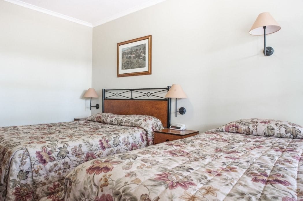 standard room, balcony (saleyard motel room) | free wifi, bed sheets