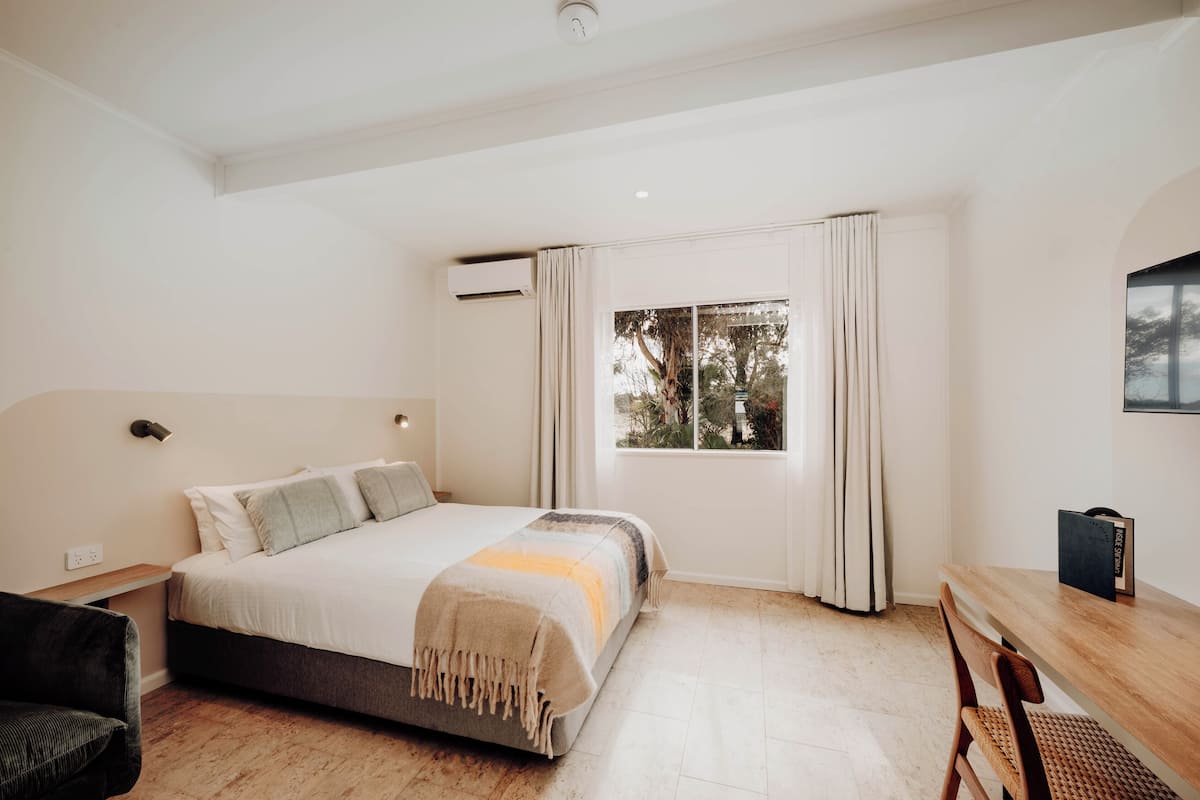 Standard Double Room, 1 Queen Bed, Non Smoking, Garden View | 1 bedroom, free WiFi, bed sheets