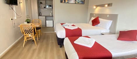 Family Studio, Non Smoking (Family Standard Room) | Desk, iron/ironing board, free WiFi, bed sheets