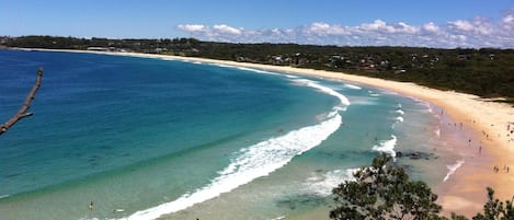 Una playa cerca