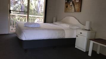 1 bedroom, premium bedding, free WiFi