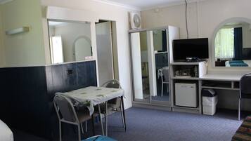 Family Room, Non Smoking (Family room) | Living area