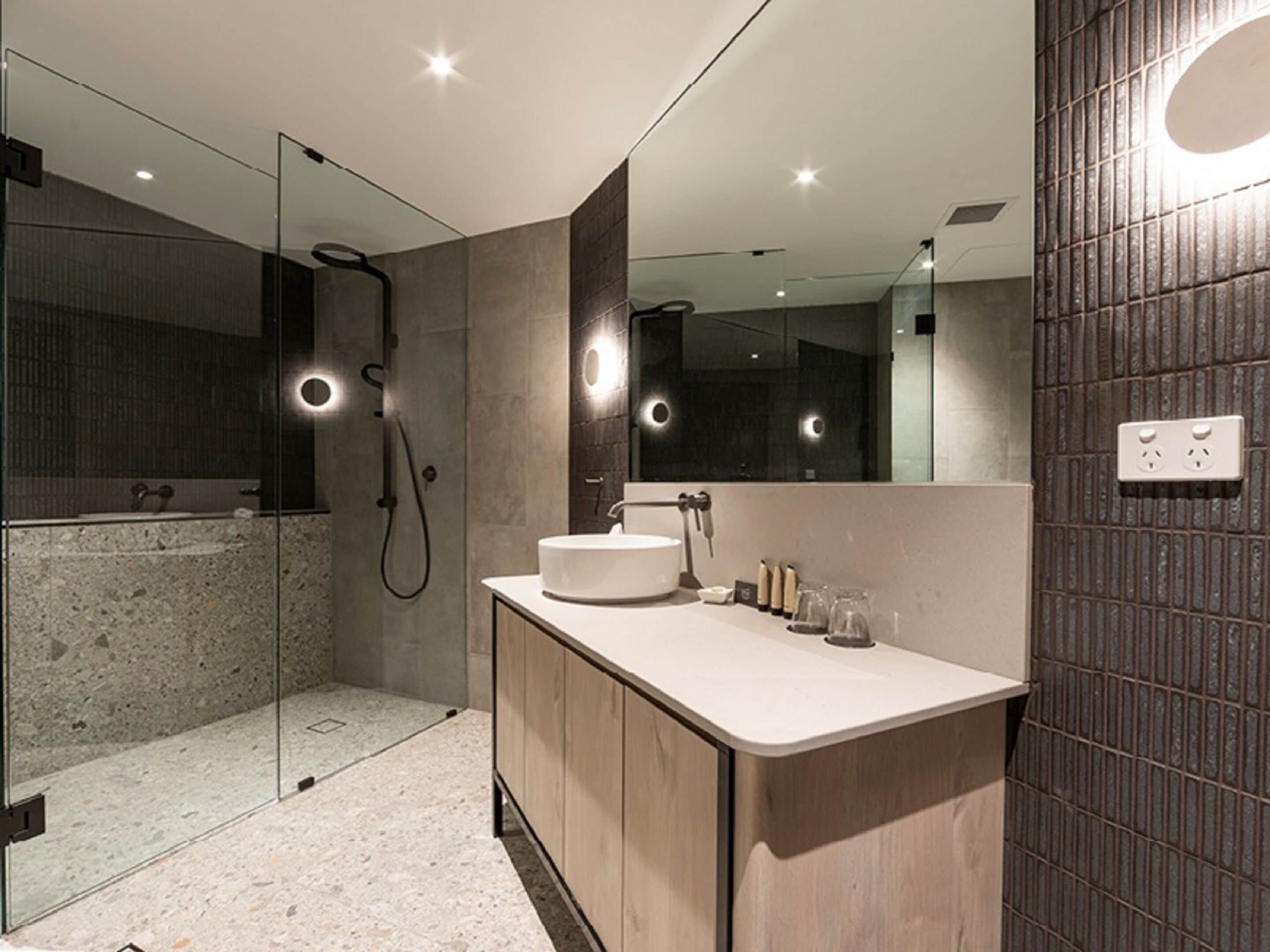 superior suite | bathroom | free toiletries, hair dryer, slippers, towels