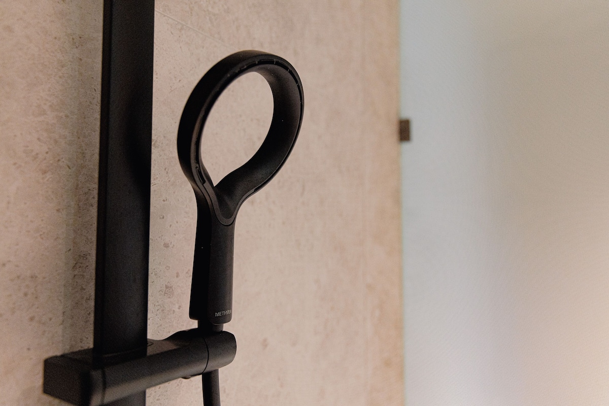 superior queen | bathroom | free toiletries, hair dryer, slippers, towels