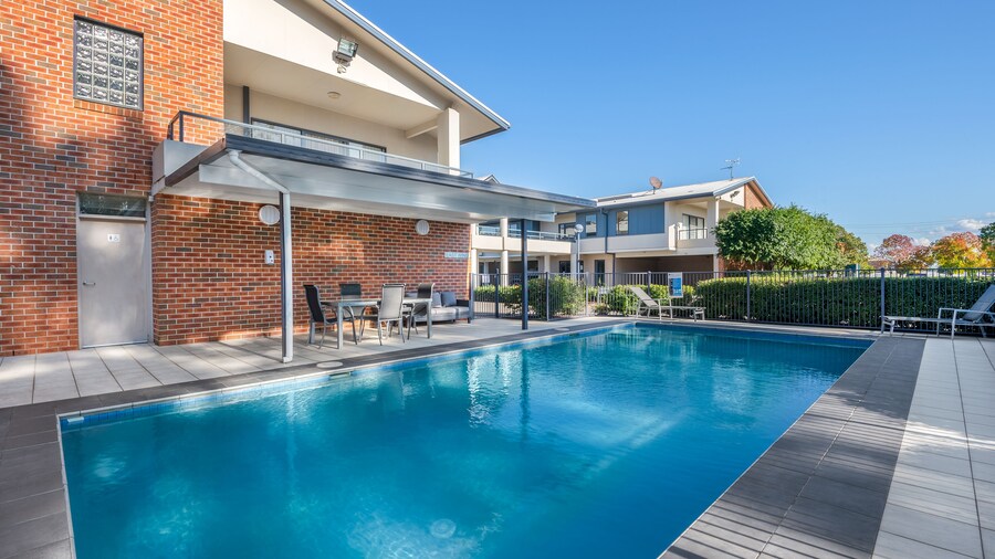 Hawkesbury Race Club Motel