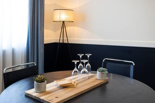 Apartment | Essbereich im Zimmer