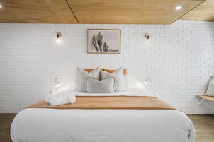 Ropa de cama de alta calidad, escritorio y cortinas blackout 