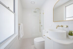 Vil·la prèmium | Bany | Dutxa, articles de tocador gratuïts, assecador de cabells i tovalloles 