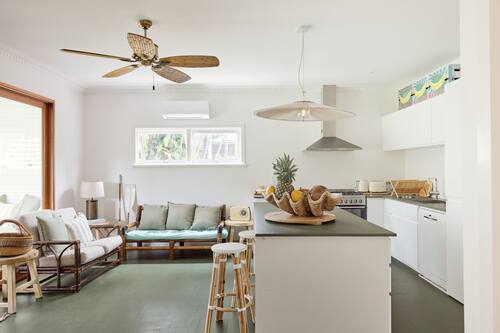 Bungalow, 3 Bedrooms | Living area