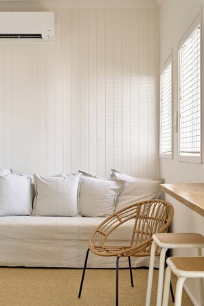 Twin Room, Terrace | Desk, laptop workspace, iron/ironing board, free WiFi - Brunswick Heads Chalet Motel (Brunswick Heads)
