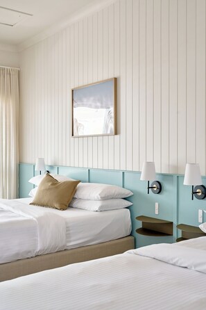 Twin Room, Terrace | Desk, laptop workspace, iron/ironing board, free WiFi - Brunswick Heads Chalet Motel (Brunswick Heads)